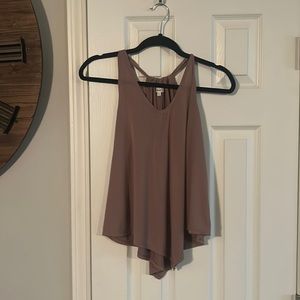 Flowing tank that goes down into a V from boutique